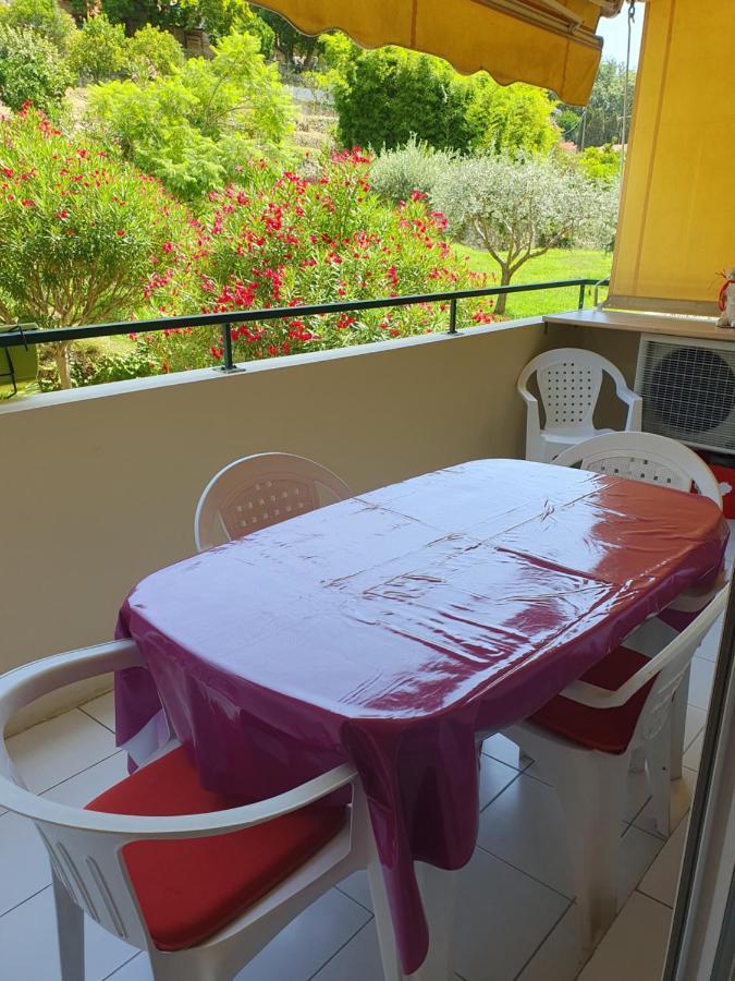 Appartement Yoyo. Menton Luaran gambar