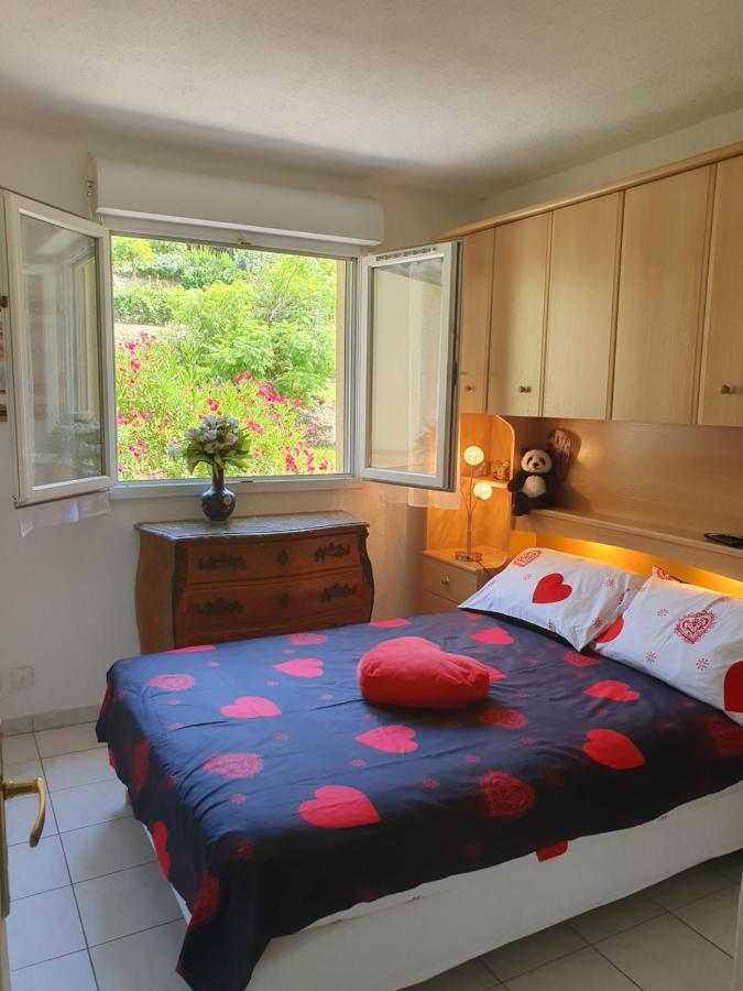 Appartement Yoyo. Menton Luaran gambar